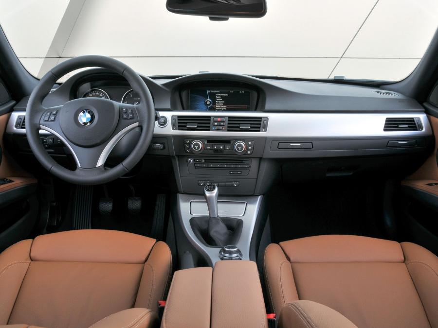  BMW 330d Sedan 2008 года  (фото 15 из 16)